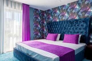 Гостиница Мартон Лидер Краснодар Улучшенный номер с кроватью размера «king-size»-6