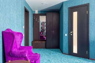 Гостиница Мартон Лидер Краснодар Улучшенный номер с кроватью размера «king-size»-8